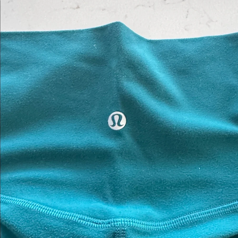 Lululemon Teal Women's Leggings. Size: 2.  Rare Color ✨. Excellent.